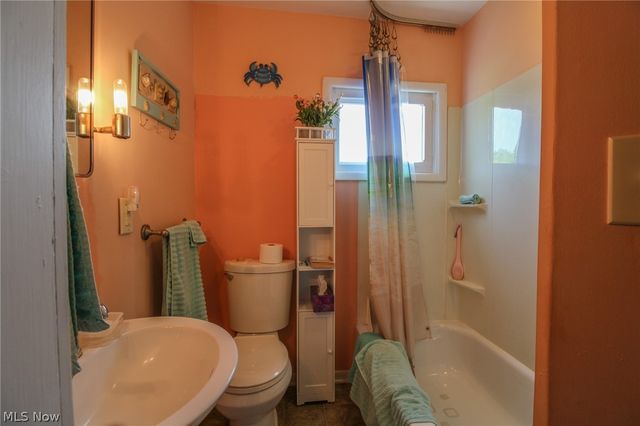 210 E Montgomery Street, Marietta, OH 45750