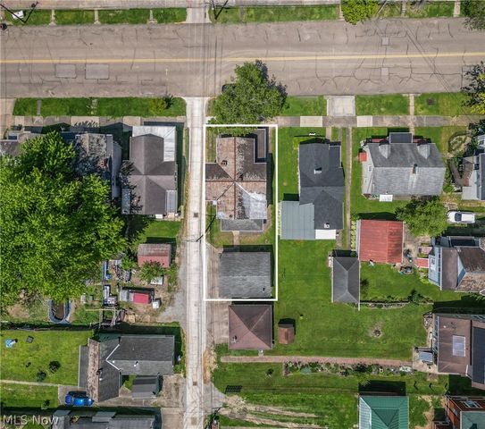 210 E Montgomery Street, Marietta, OH 45750