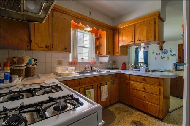 210 E Montgomery Street, Marietta, OH 45750