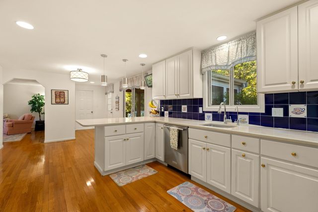 15 Condor Rd, Sharon, MA 02067