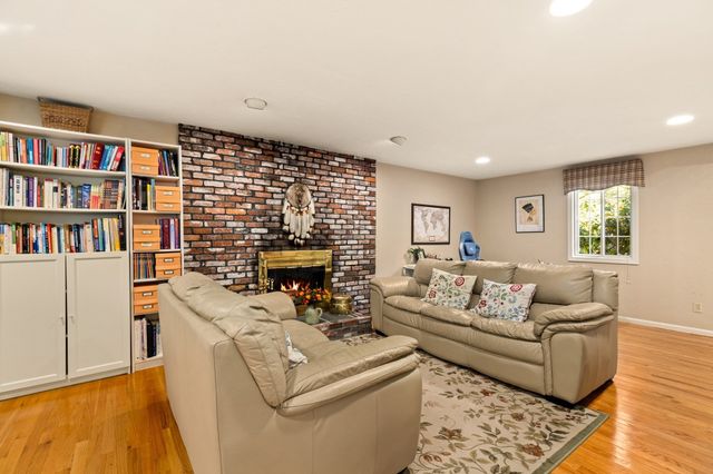 15 Condor Rd, Sharon, MA 02067