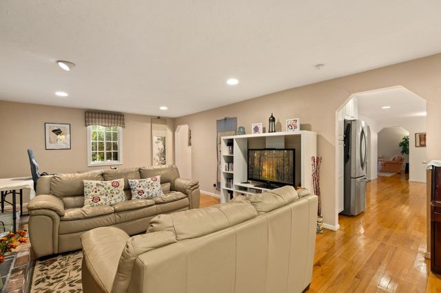 15 Condor Rd, Sharon, MA 02067