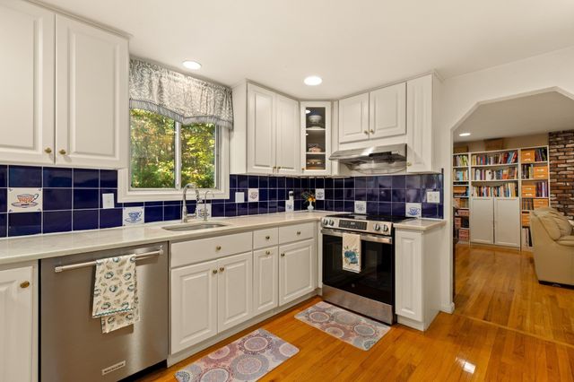 15 Condor Rd, Sharon, MA 02067
