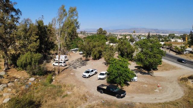 2 4th Street, Perris, CA 92570