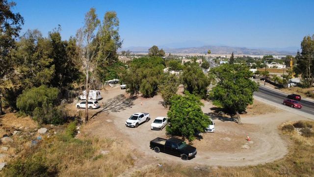 2 4th Street, Perris, CA 92570