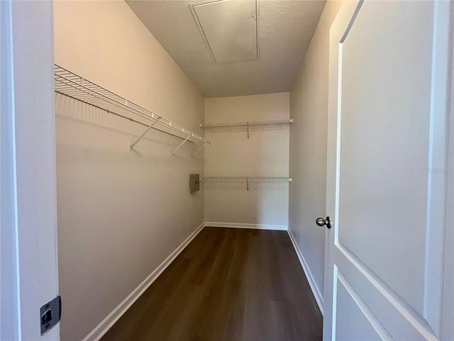 18105 VILLA CREEK DRIVE, Tampa, FL 33647