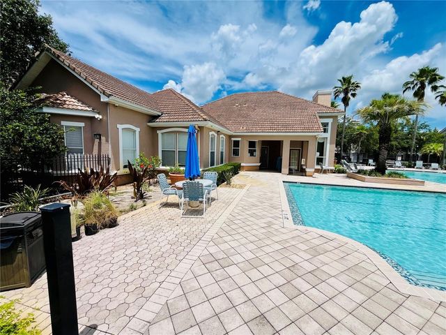 18105 VILLA CREEK DRIVE, Tampa, FL 33647