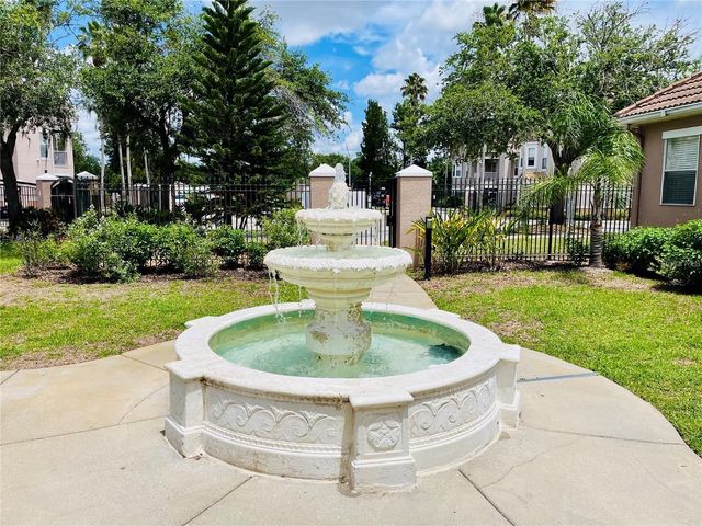 18105 VILLA CREEK DRIVE, Tampa, FL 33647