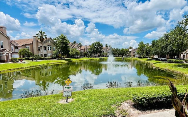 18105 VILLA CREEK DRIVE, Tampa, FL 33647