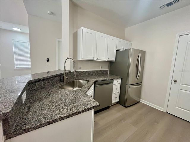 18105 VILLA CREEK DRIVE, Tampa, FL 33647