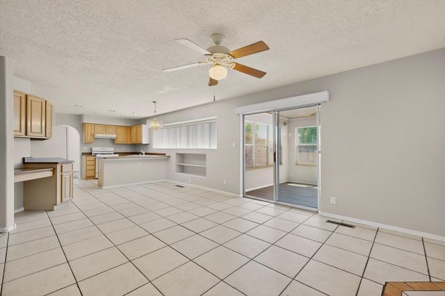 4424 Rancho Centro NW, Albuquerque, NM 87120