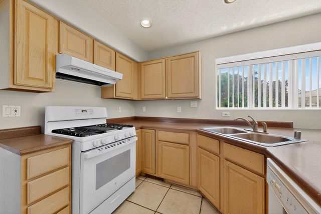 4424 Rancho Centro NW, Albuquerque, NM 87120