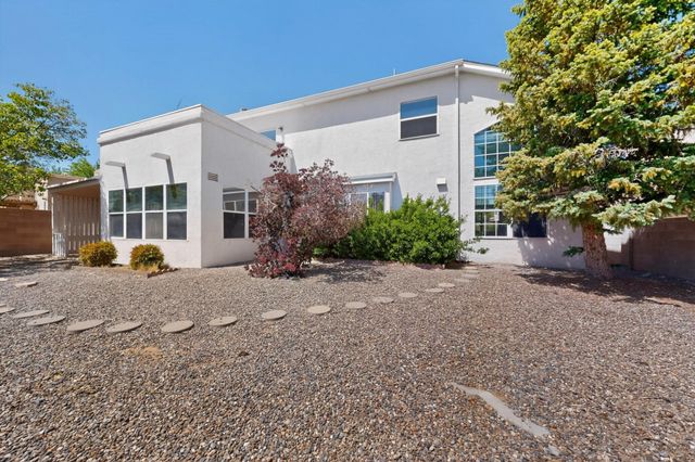 4424 Rancho Centro NW, Albuquerque, NM 87120