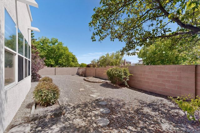 4424 Rancho Centro NW, Albuquerque, NM 87120