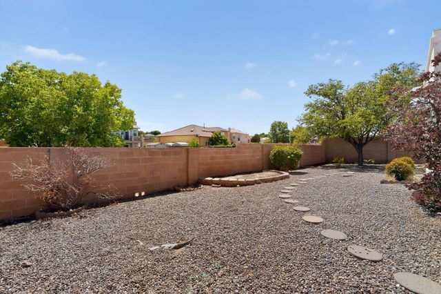 4424 Rancho Centro NW, Albuquerque, NM 87120