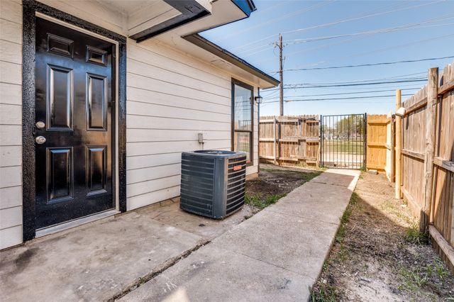 2322 Sherry Street, Arlington, TX 76014