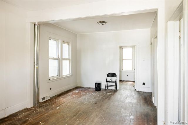 8886 Lorman Street, Detroit, MI 48214