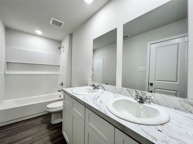 544 Quail Meadows Drive, Cleburne, TX 76031