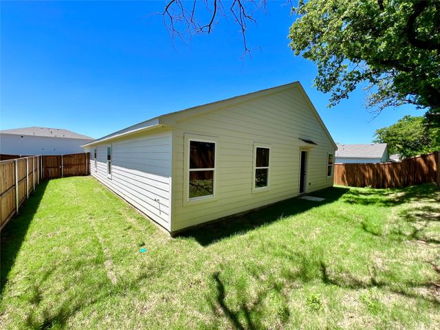 544 Quail Meadows Drive, Cleburne, TX 76031