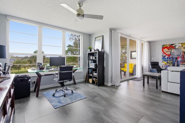 3850 Oaks Clubhouse Drive 408, Pompano Beach, FL 33069