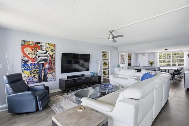 3850 Oaks Clubhouse Drive 408, Pompano Beach, FL 33069