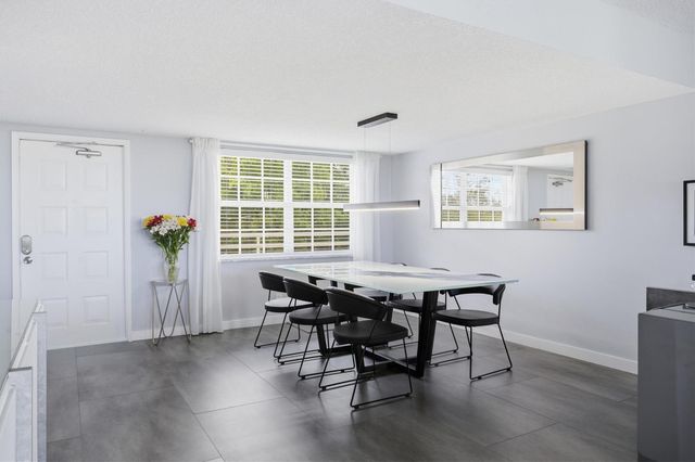 3850 Oaks Clubhouse Drive 408, Pompano Beach, FL 33069