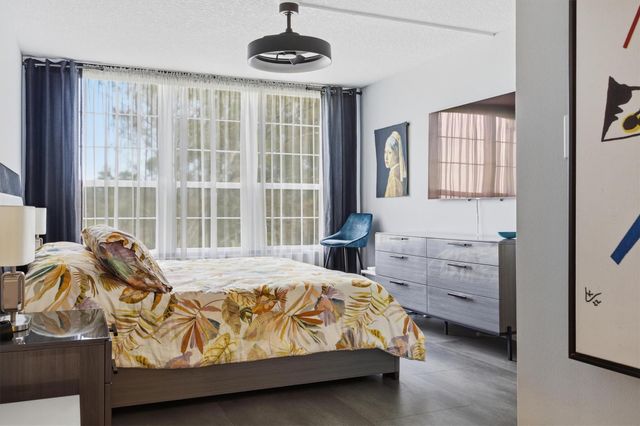 3850 Oaks Clubhouse Drive 408, Pompano Beach, FL 33069