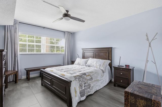 3850 Oaks Clubhouse Drive 408, Pompano Beach, FL 33069