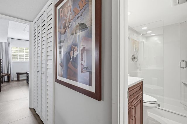 3850 Oaks Clubhouse Drive 408, Pompano Beach, FL 33069