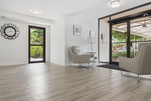 3850 Oaks Clubhouse Drive 408, Pompano Beach, FL 33069