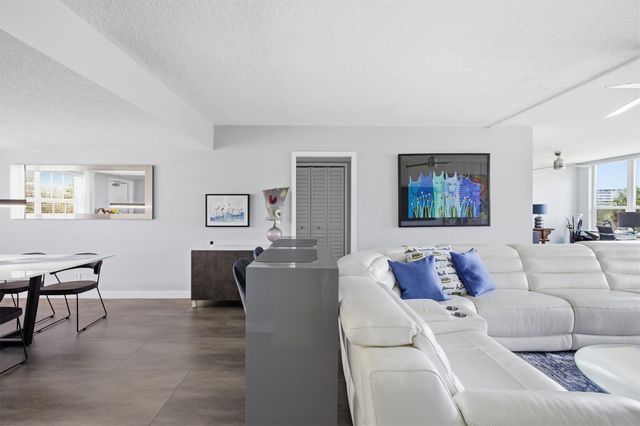 3850 Oaks Clubhouse Drive 408, Pompano Beach, FL 33069