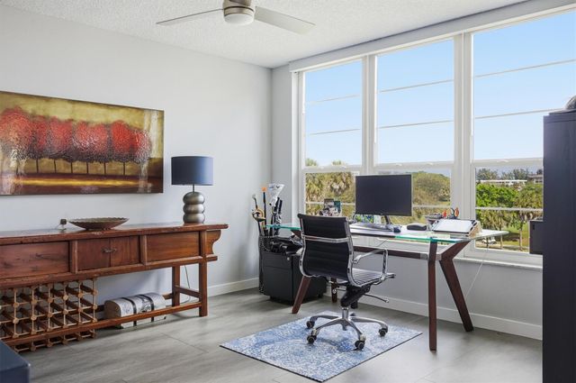 3850 Oaks Clubhouse Drive 408, Pompano Beach, FL 33069