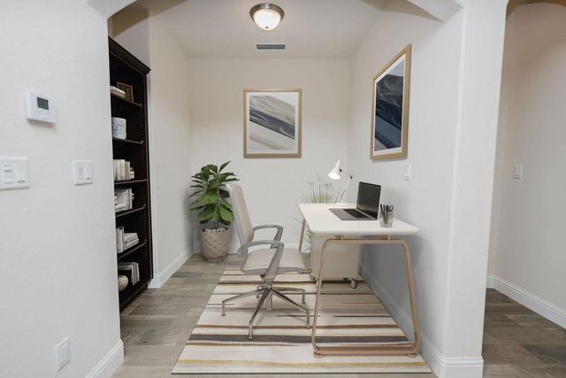 1407 E Via Azzurra Way, Fresno, CA 93730