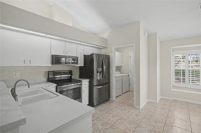 6208 HUNTINGTON DRIVE, Zephyrhills, FL 33542