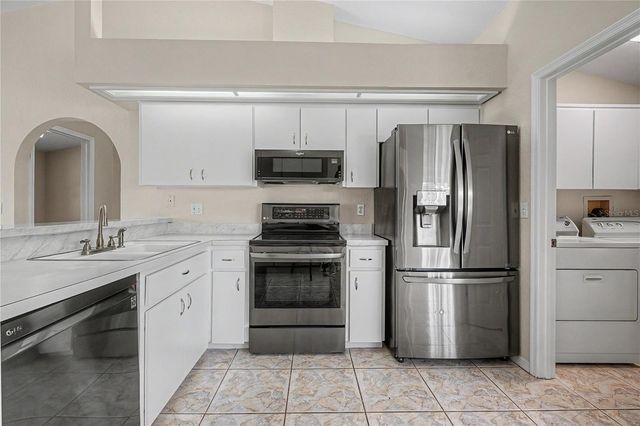 6208 HUNTINGTON DRIVE, Zephyrhills, FL 33542