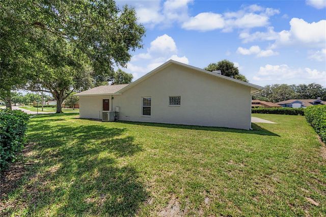 6208 HUNTINGTON DRIVE, Zephyrhills, FL 33542