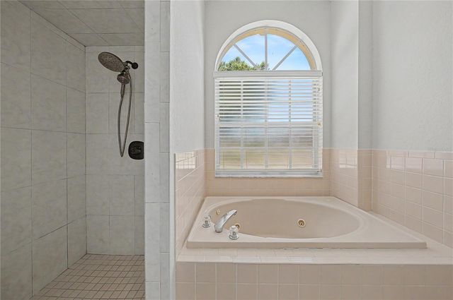 6208 HUNTINGTON DRIVE, Zephyrhills, FL 33542