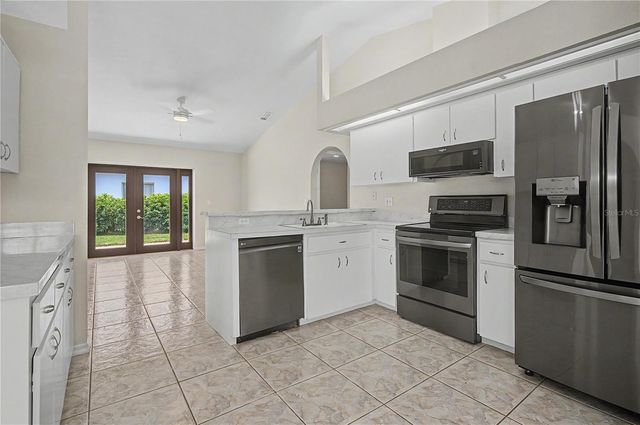 6208 HUNTINGTON DRIVE, Zephyrhills, FL 33542