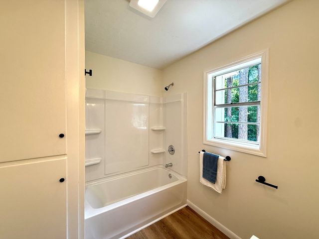 1833 S St Andrews, Dothan, AL 36301