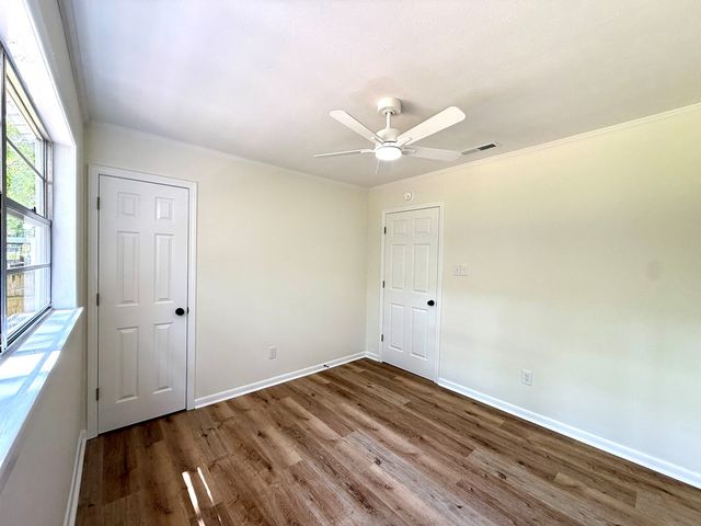 1833 S St Andrews, Dothan, AL 36301