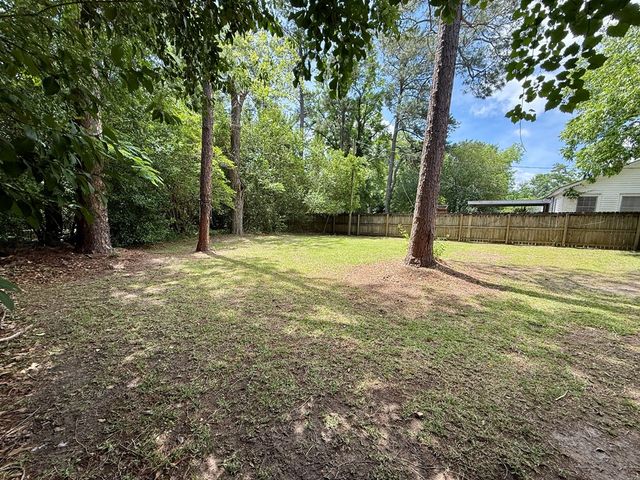 1833 S St Andrews, Dothan, AL 36301