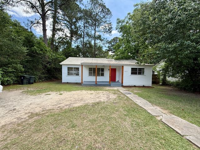 1833 S St Andrews, Dothan, AL 36301