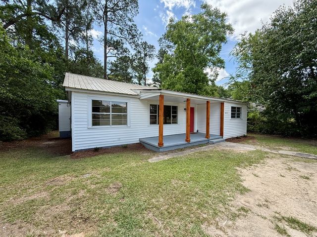 1833 S St Andrews, Dothan, AL 36301