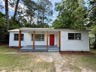 1833 S St Andrews, Dothan, AL 36301