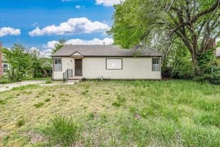 2611 N Shadybrook Ln, Wichita, KS 67214
