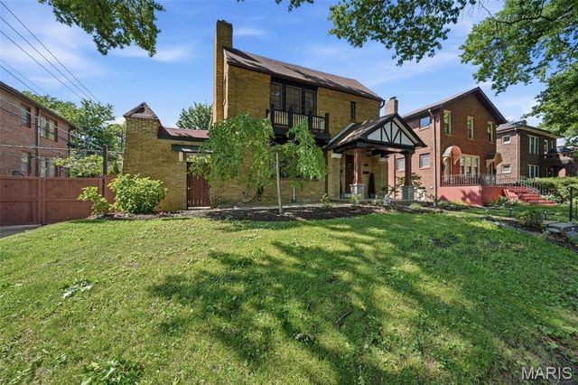 7100 Amherst Avenue, University City, MO 63130