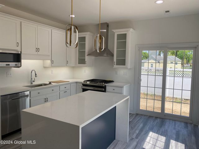 24 Priddle Lane, Colonie, NY 12110