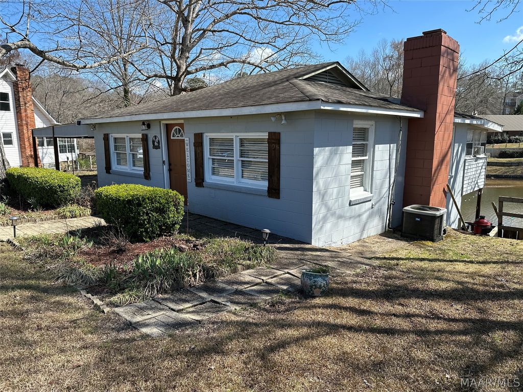 395 Joes Fish Camp Road, Titus, AL 36080