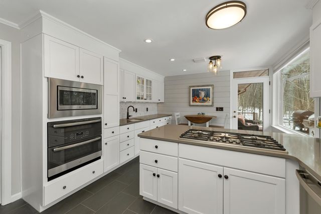 300 Maple Ridge Road, Sandwich, NH 03227