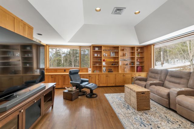 300 Maple Ridge Road, Sandwich, NH 03227